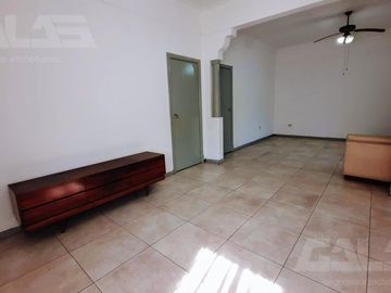 PH casa 4 ambientes con patio, 3 dormitorios  - Moron