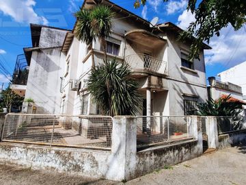 PH casa 4 ambientes con patio, 3 dormitorios  - Moron