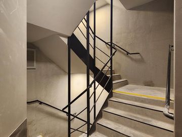 Espectacular departamento de 4 ambientes con dependencia y cochera doble!!