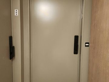 Espectacular departamento de 4 ambientes con dependencia y cochera doble!!