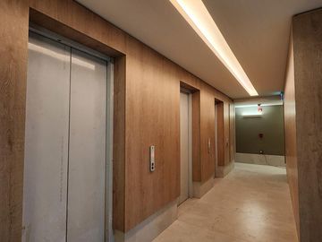 Espectacular departamento de 4 ambientes con dependencia y cochera doble!!