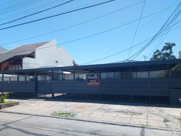 Venta de Departamento 3 Amb.  en Ramos Mejia  Muy Buen Estado C/patio y Esp. auto