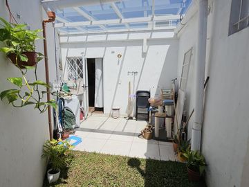 Venta de Departamento 3 Amb.  en Ramos Mejia  Muy Buen Estado C/patio y Esp. auto
