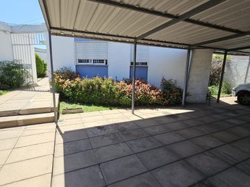 Venta de Departamento 3 Amb.  en Ramos Mejia  Muy Buen Estado C/patio y Esp. auto