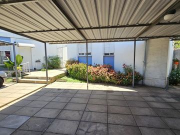 Venta de Departamento 3 Amb.  en Ramos Mejia  Muy Buen Estado C/patio y Esp. auto