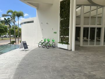 VENTA DEPA TIPO LOFT FRENTE A COCOTEROS A 1 CUADRA DE LA PLAYA  | MIO