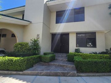 Casa en venta en Residencial Pulgas Pandas sur,  al norte de Aguascalientes