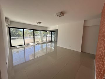 Departamento de tres dormitorios en  venta en Tigre Centro