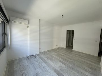 Departamento de tres dormitorios en  venta en Tigre Centro