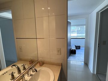 Departamento de tres dormitorios en  venta en Tigre Centro