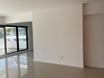 Departamento de tres dormitorios en  venta en Tigre Centro