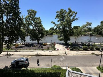 Departamento de tres dormitorios en  venta en Tigre Centro