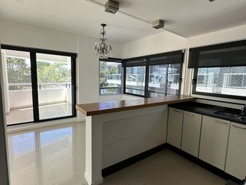Departamento de tres dormitorios en  venta en Tigre Centro