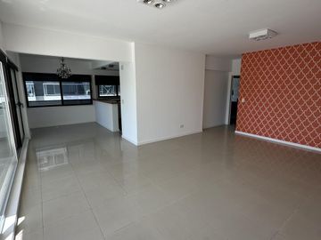 Departamento de tres dormitorios en  venta en Tigre Centro