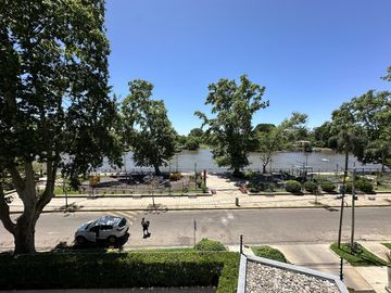 Departamento de tres dormitorios en  venta en Tigre Centro