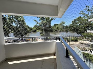 Departamento de tres dormitorios en  venta en Tigre Centro