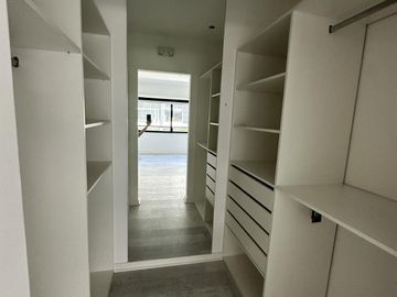Departamento de tres dormitorios en  venta en Tigre Centro