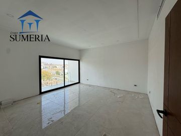 PREVENTA DE PRECIOSA  Y MODERNA CASA EN DOMINION