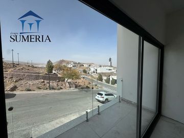 PREVENTA DE PRECIOSA  Y MODERNA CASA EN DOMINION