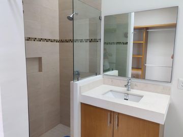 Casa en Venta en Residencial Entre Rios con Casa Club y Alberca.