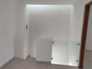 Casa en Venta en Residencial Entre Rios con Casa Club y Alberca.