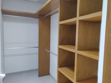 Casa en Venta en Residencial Entre Rios con Casa Club y Alberca.