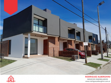 DEPARTAMENTOS DUPLEX (Calle 32 e/ 43 y 45)