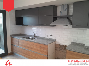 DEPARTAMENTOS DUPLEX (Calle 32 e/ 43 y 45)