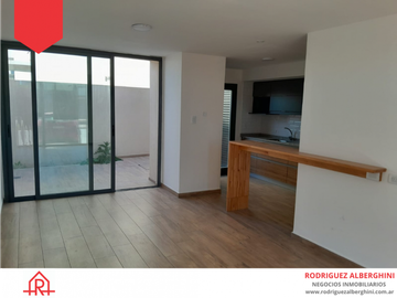 DEPARTAMENTOS DUPLEX (Calle 32 e/ 43 y 45)