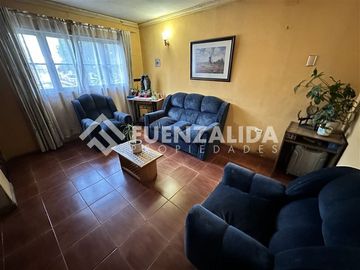 Casa en Venta en Monumento con Av. Chile