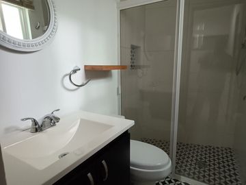 Casa en Venta en Residencial Las Moras, de una planta con doble altura La Tijera