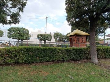 Casa en Venta en Residencial Las Moras, de una planta con doble altura La Tijera