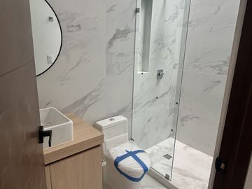 Venta Casa en Cantiles, Bosque Esmeralda