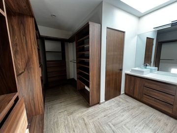 Venta Casa en Cantiles, Bosque Esmeralda