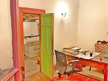 Vendo propiedad con aptitud habitacional, comercial y semi-