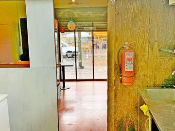Vendo propiedad con aptitud habitacional, comercial y semi-