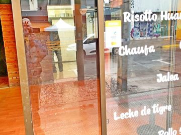 Vendo propiedad con aptitud habitacional, comercial y semi-