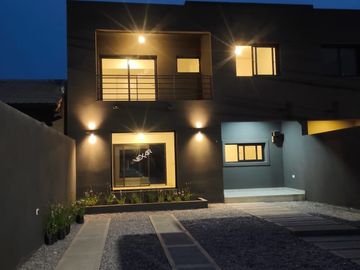 Dúplex en venta de 3 dormitorios c/ cochera en Los Perales