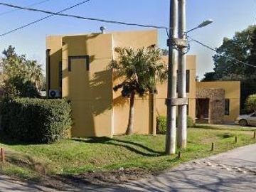 Casa quinta en venta - 5 Dormitorios 4 Baños - Cocheras - 1.600Mts2 - Ezeiza
