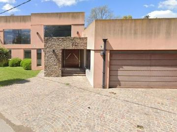 Casa quinta en venta - 5 Dormitorios 4 Baños - Cocheras - 1.600Mts2 - Ezeiza