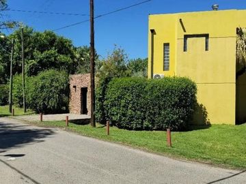 Casa quinta en venta - 5 Dormitorios 4 Baños - Cocheras - 1.600Mts2 - Ezeiza