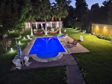 Casa quinta en venta - 5 Dormitorios 4 Baños - Cocheras - 1.600Mts2 - Ezeiza