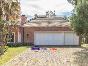 Casa en Venta en San Diego Country Club, Moreno