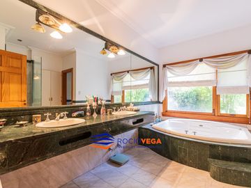 Casa en Venta en San Diego Country Club, Moreno