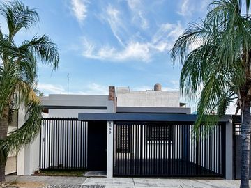 Casa en Venta de 1 Planta 3 Recámaras Norte de Colima cerca Zentralia