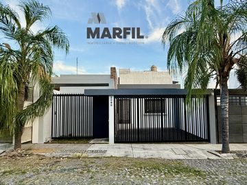 Casa en Venta de 1 Planta 3 Recámaras Norte de Colima cerca Zentralia