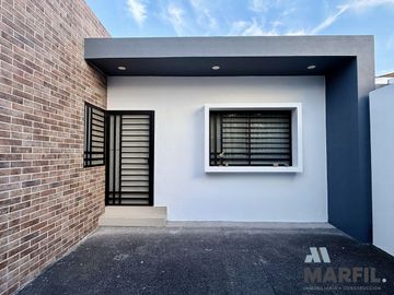 Casa en Venta de 1 Planta 3 Recámaras Norte de Colima cerca Zentralia