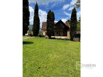 casa campatre en setor el yarumo