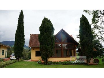 casa campatre en setor el yarumo