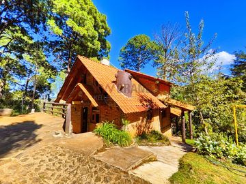 Cabaña en Mazamitla La Cofradía con vista al bosque ideal para inversión